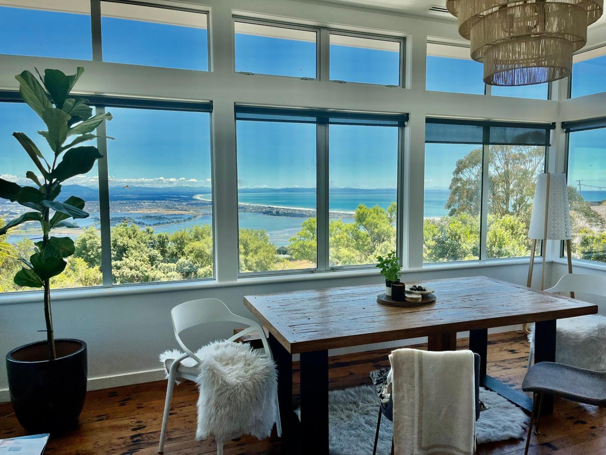 The Lighthouse - Free Breakfast And Stunning Views Bed and Breakfast Christchurch Eksteriør billede
