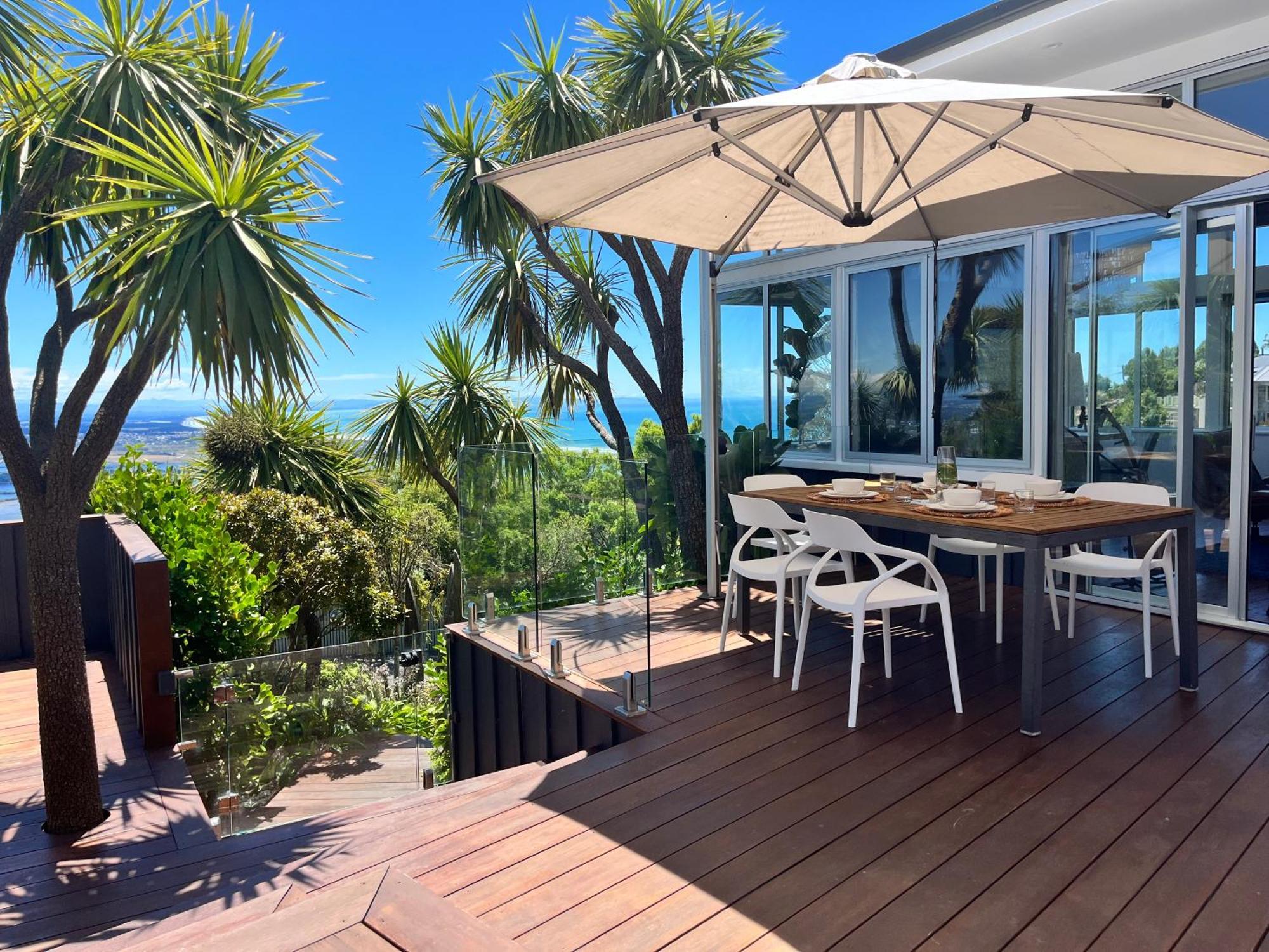 The Lighthouse - Free Breakfast And Stunning Views Bed and Breakfast Christchurch Eksteriør billede